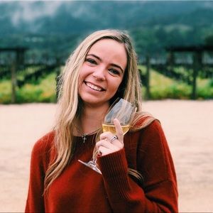 Meet your Posher, Claire